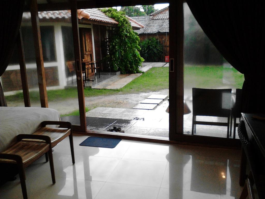 Jepara Marina Beach Bungalows חדר תמונה